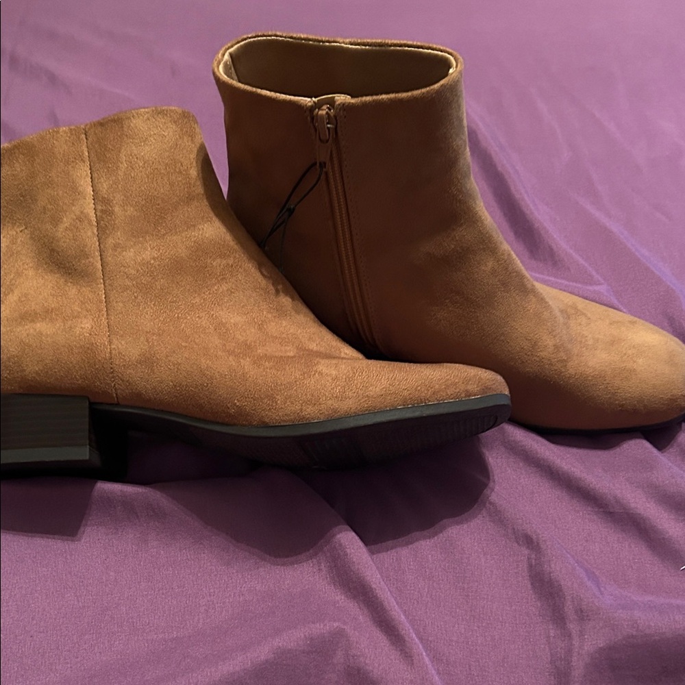 Time and Tru Women's Brown Ankle Booties